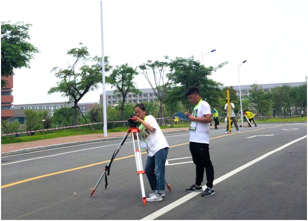 <strong>bat365在线中国登录入口首战安徽省大学生测绘技能大赛告捷斩获特等奖</strong>