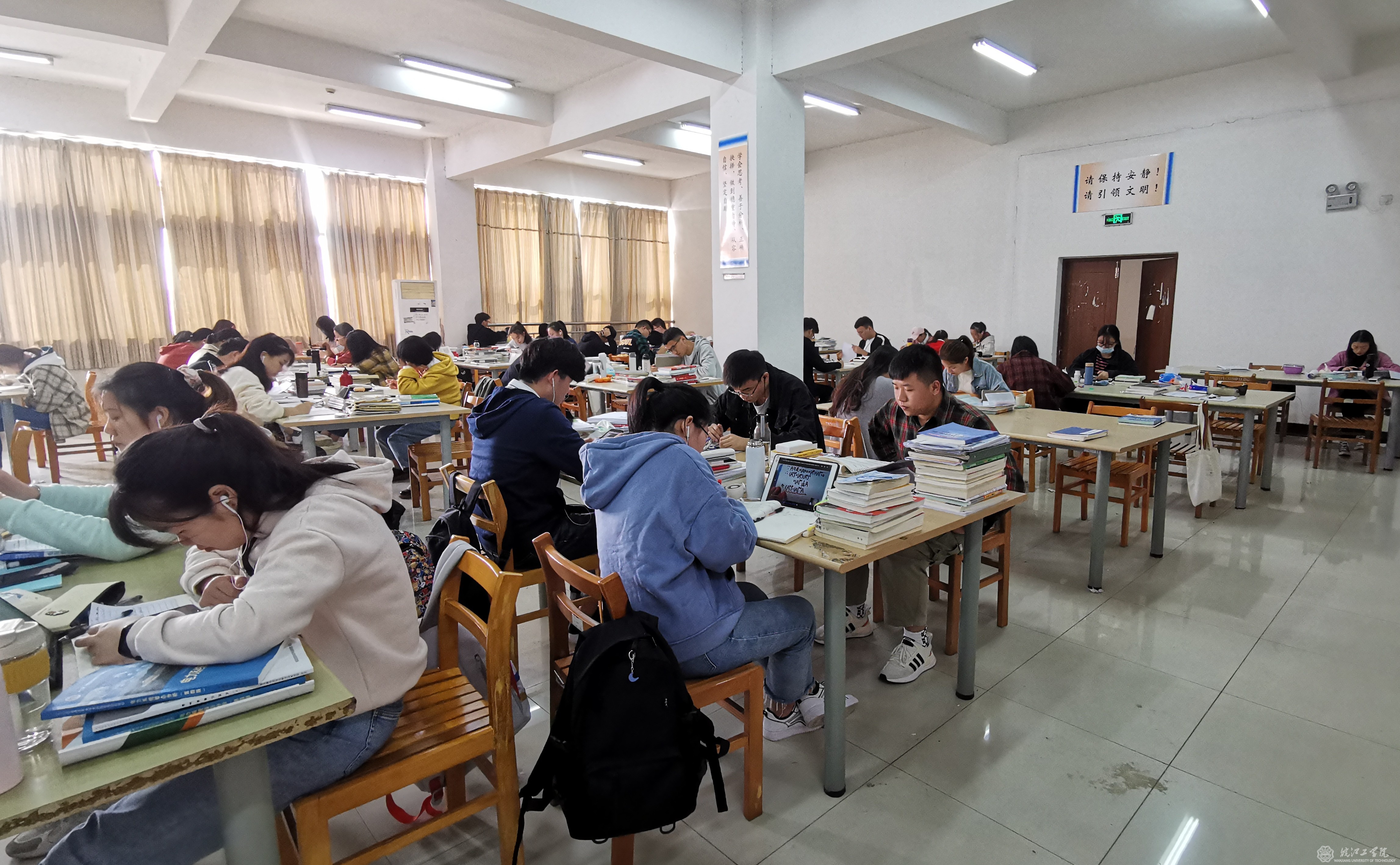 bat365官网以考研工作为抓手 营造优良学风