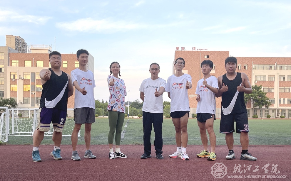 bat365官网田径运动员积极备战省第十五届运动会