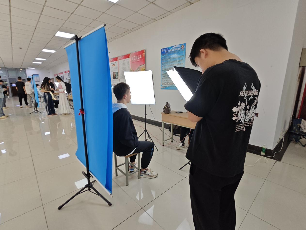 bat365在线中国登录入口2025届毕业生图像信息采集工作圆满完成