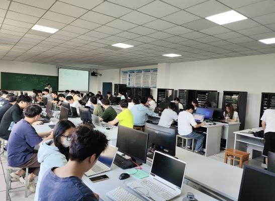 bat365官网2025届毕业生第一批职业技能等级认定顺利开展
