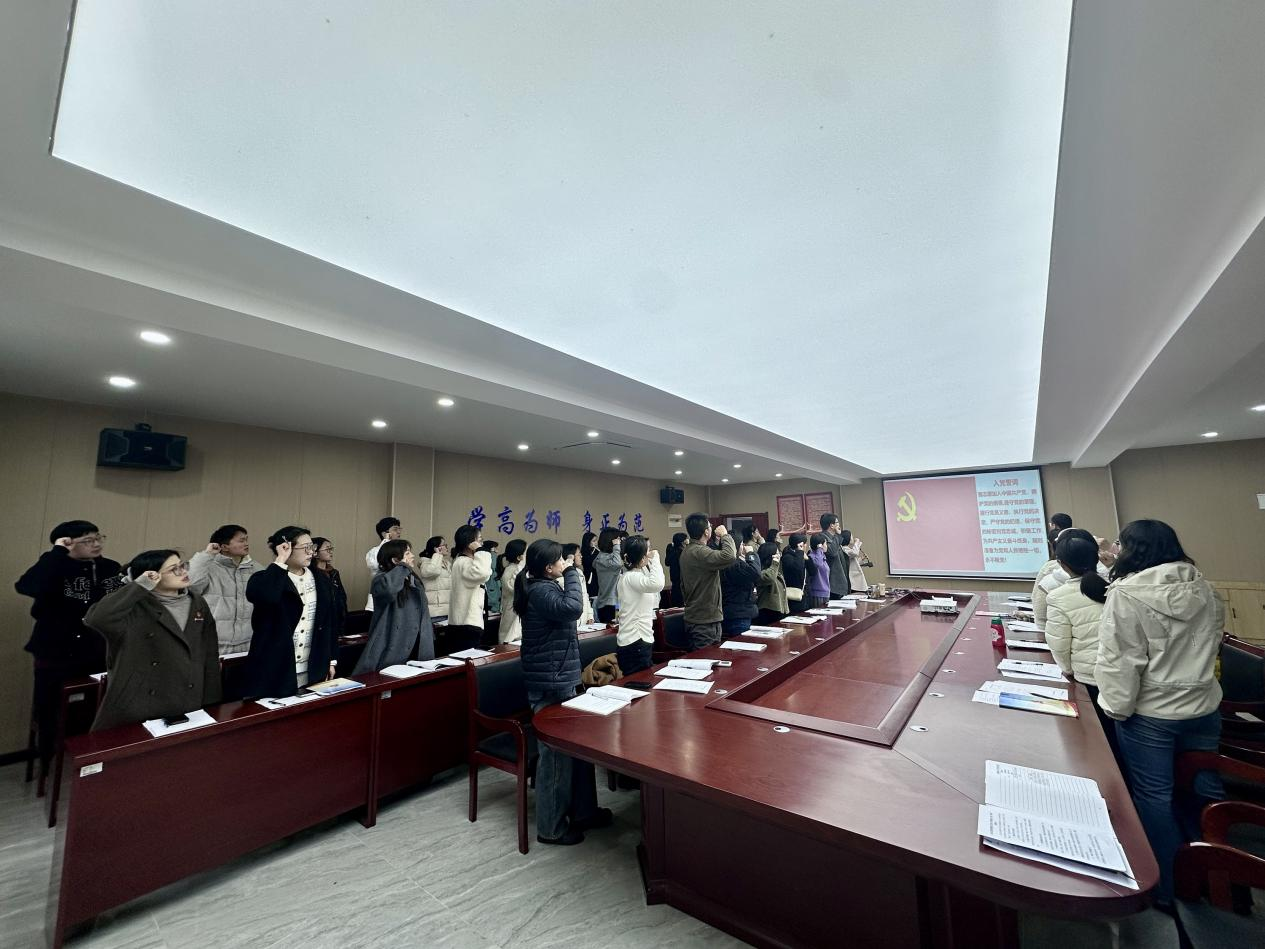 初心不忘  挺膺担当——bat365在线中国登录入口党员“双带”活动系列报道（一）