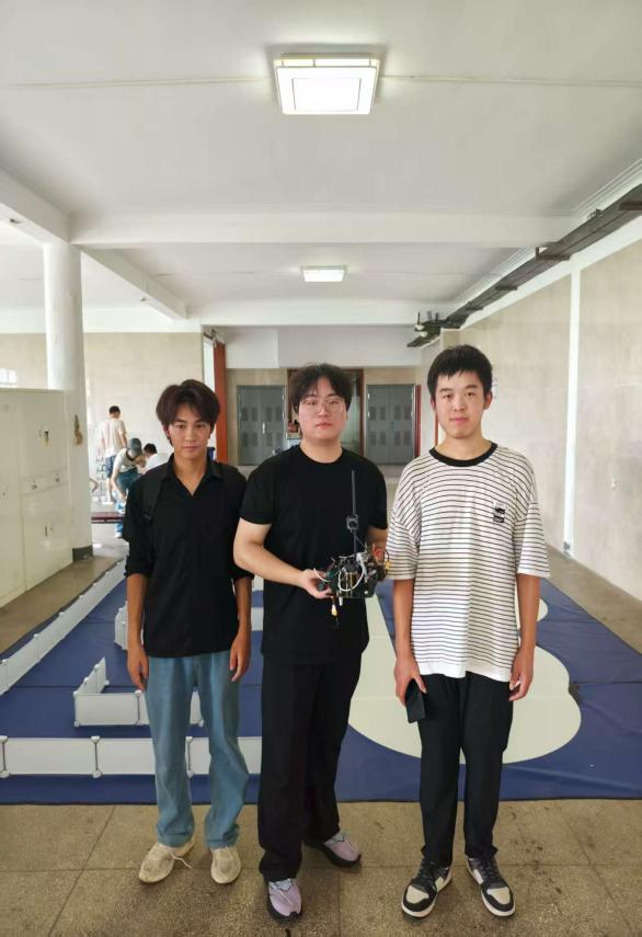 嵌入芯片学技术 竞赛实践出佳绩——bat365在线中国登录入口电信工程学院在第八届全国大学生嵌入式芯片与系统设计竞赛中荣获佳绩