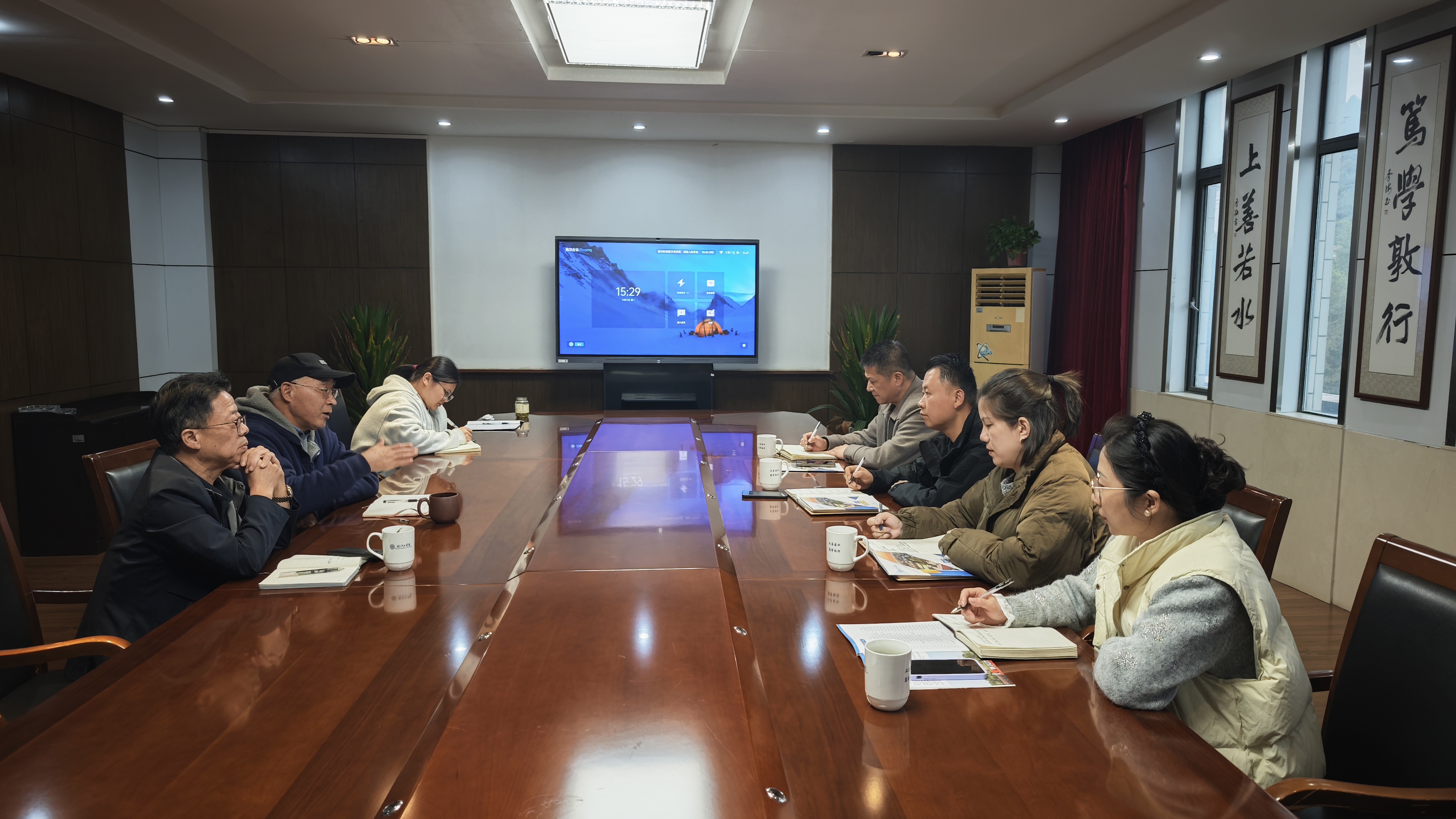 当涂县太白镇党委书记何伟一行到bat365官网洽谈